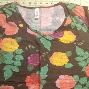 EUC Lularoe Floral Classic tee